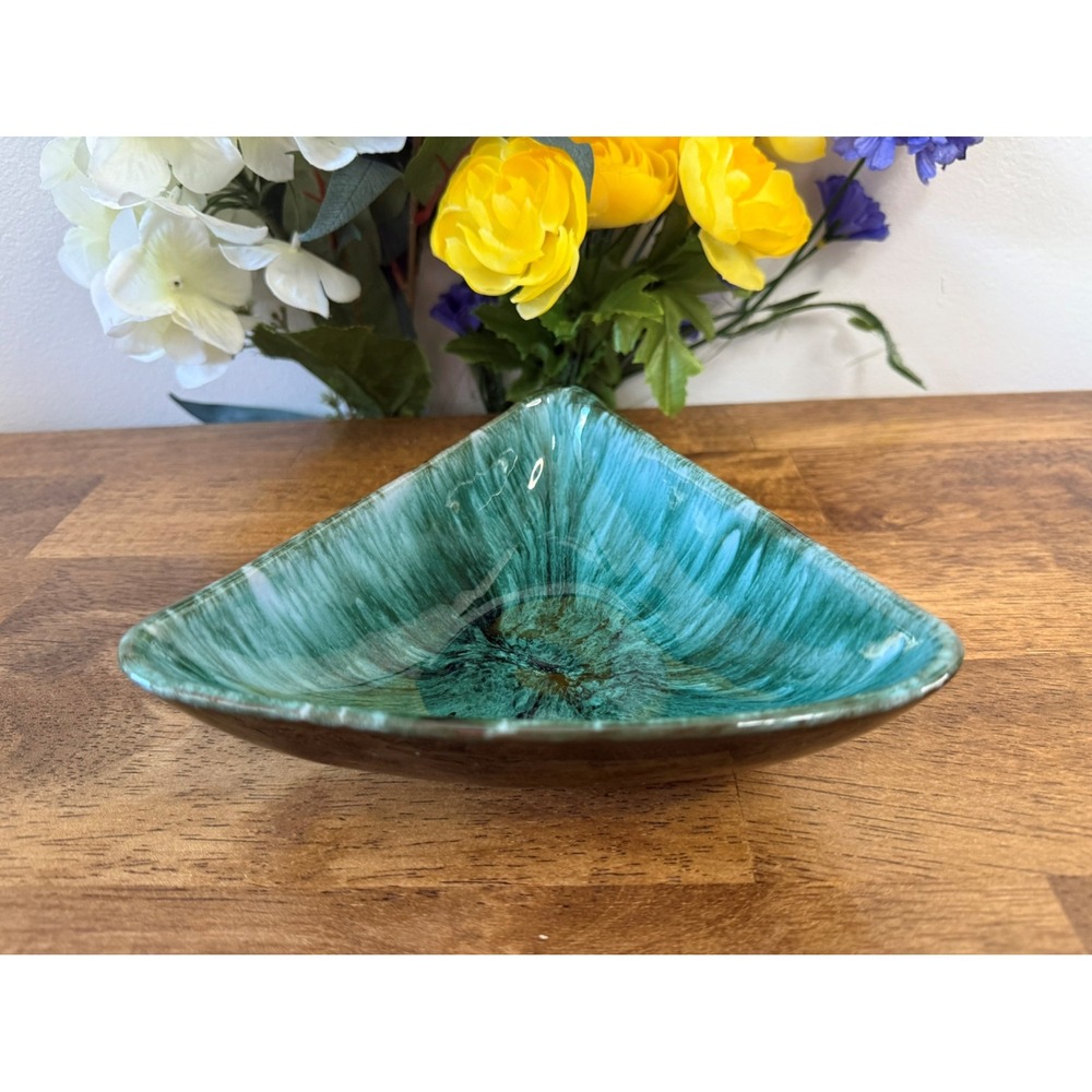Vintage Blue Mountain Pottery Triangular Bowl – Green Drip Glaze Retro Decor